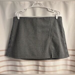 SO Black and Gray Houndstooth Mini Skirt